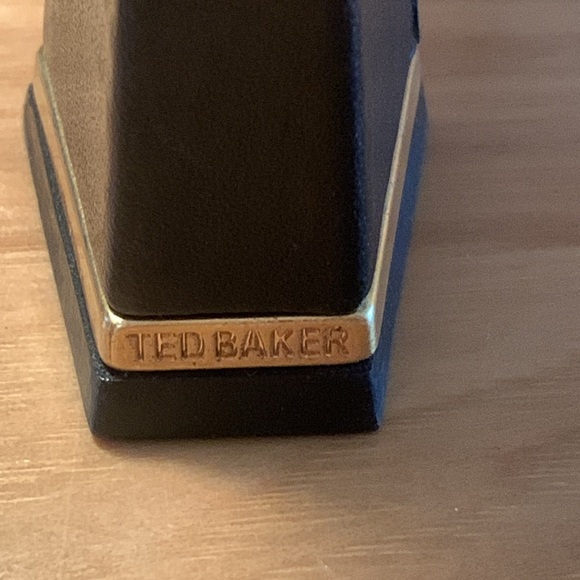 Gorgeous Ted Baker Black Pumps NWT - Picture 9 of 10